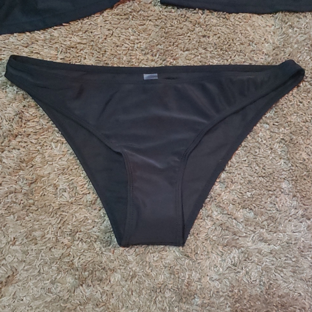 Swimsuit Set - Picture 5 of 5